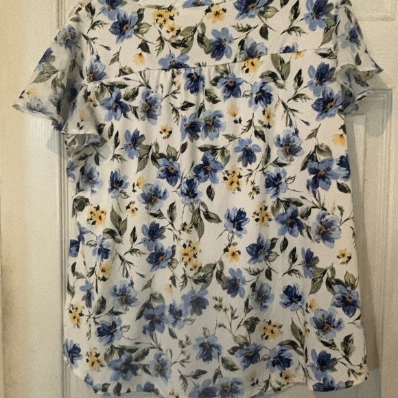 NWOT Perseption Concept Blue Floral Knit Top With Chiffon Ruffle on front - Picture 2 of 6